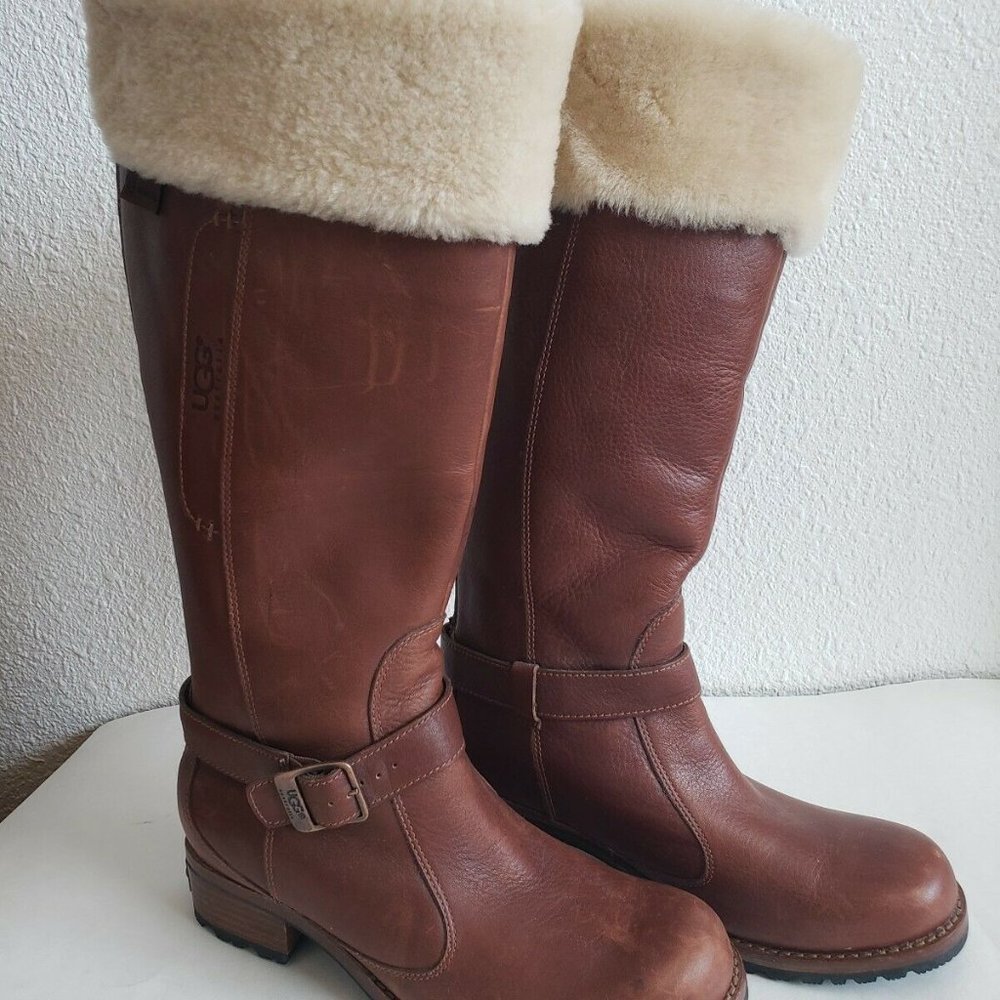 UGG Australia  Real Leather Fur Back Zipper